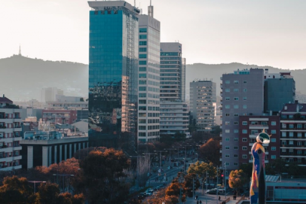 相比于傳統的建筑，智能建筑有以下幾方面的顯著優勢！