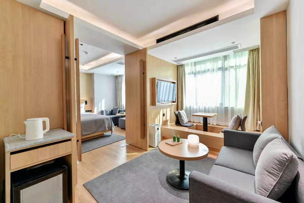 客房控制系統是一套簡單的控制程序？